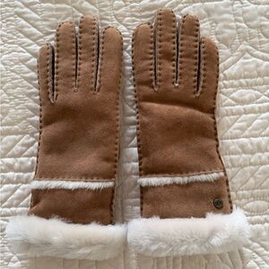 Ugg Sheepskin Seamed Glove